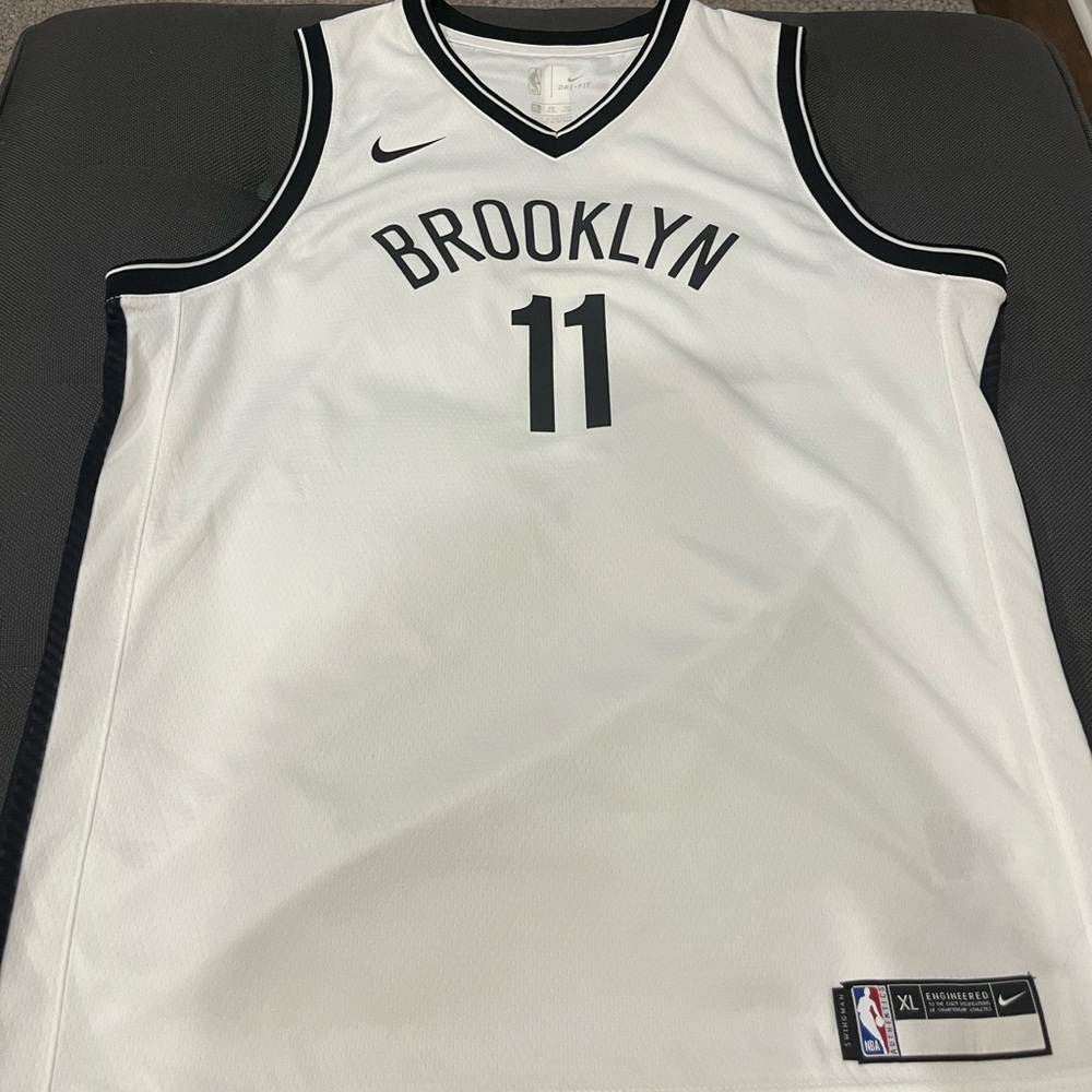 Brooklyn Nets Kyrie Irving Men’s Extra Large Jersey